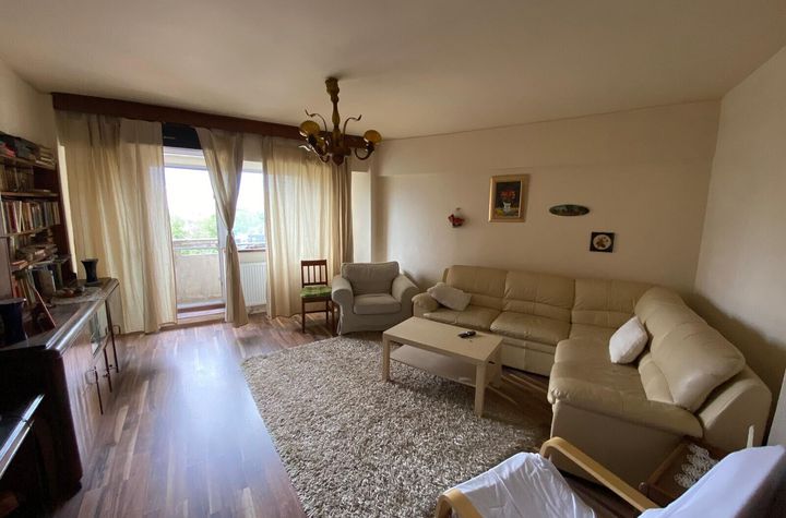Vanzare apartament 4 camere 98mp ultracentral Piata Unirii metrou anunturi imobiliare Bucuresti