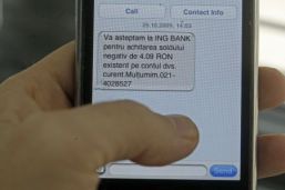 SMS-uri de la bancă pentru restanţe de 2 bani