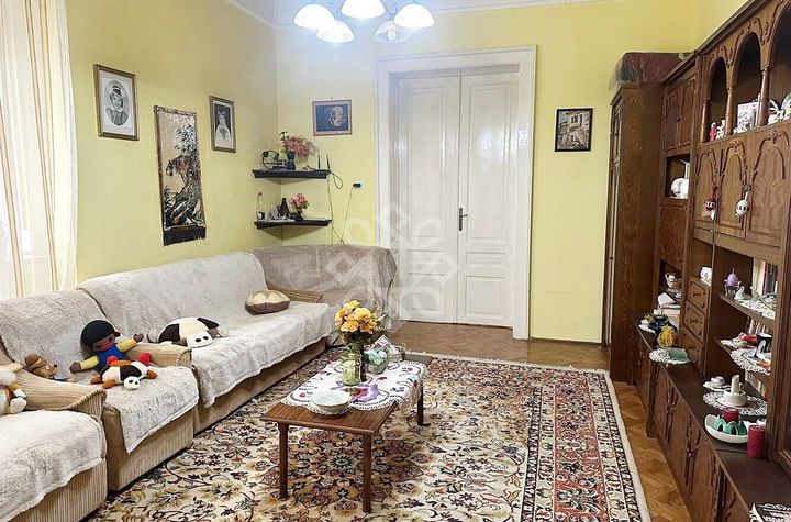 Casa 3 camere de vanzare situata ultracentral pe strada Gheorghe Doja anunturi imobiliare Bihor