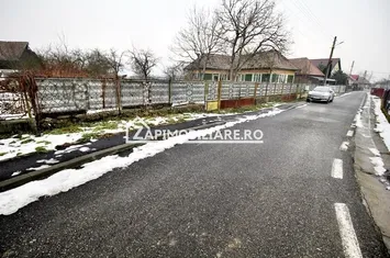 Casa 3 camere,1 baie,100 mp, 2.700 mp teren,0% comision anunturi imobiliare Mures