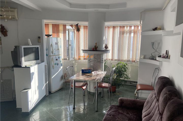 Apartament 3 camere de vanzare ULTRACENTRAL - Vrancea anunturi imobiliare Vrancea