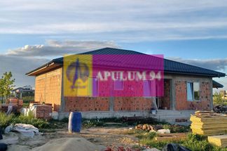 Casă 4 cam de vânzare Dambovita - Tartasesti