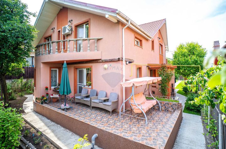 Casă / Vilă de Vânzare 200mp Teren 870mp Str. Soarelui - Valea Lupului anunturi imobiliare Iasi