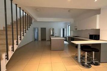 Casa cu piscina lângă Padurea Baneasa-Iancu Nicolae. anunturi imobiliare Bucuresti