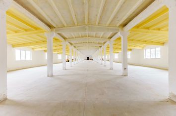 Hală de închiriat Calea Bodrogului 1.000mp anunturi imobiliare Arad