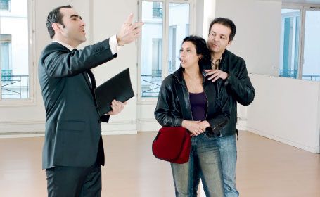 Speculanţii încă fac profit din imobiliare