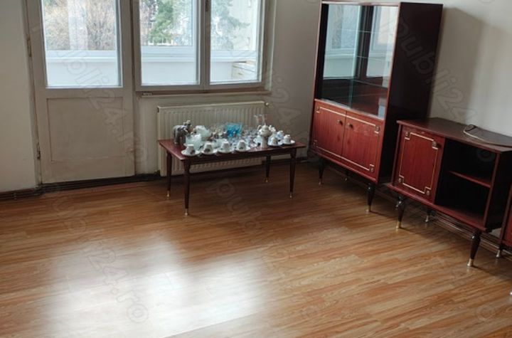 Apartament 4 camere de vanzare TRACTORU - Brasov anunturi imobiliare Brasov
