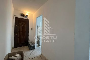 Apartament cu 3 camere, semidecomandat, etajul 1 , Spitalul Judetean anunturi imobiliare Timis