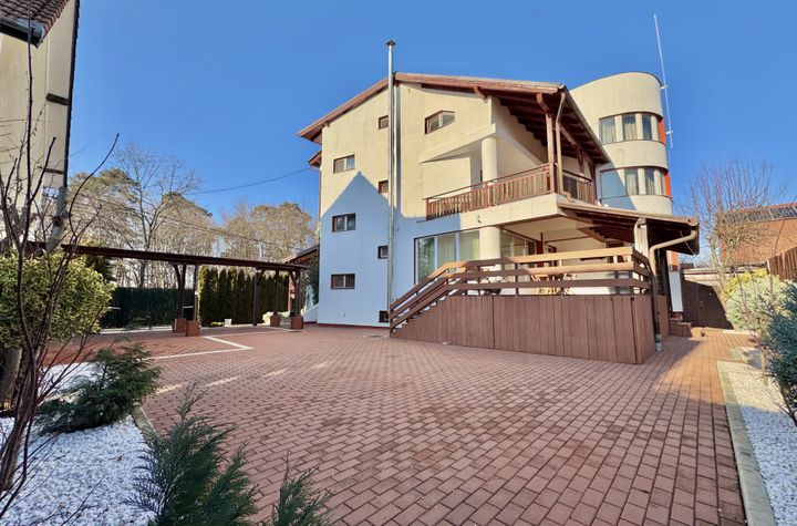Vilă - 8 camere de vanzare SUB ARINI - Sibiu anunturi imobiliare Sibiu