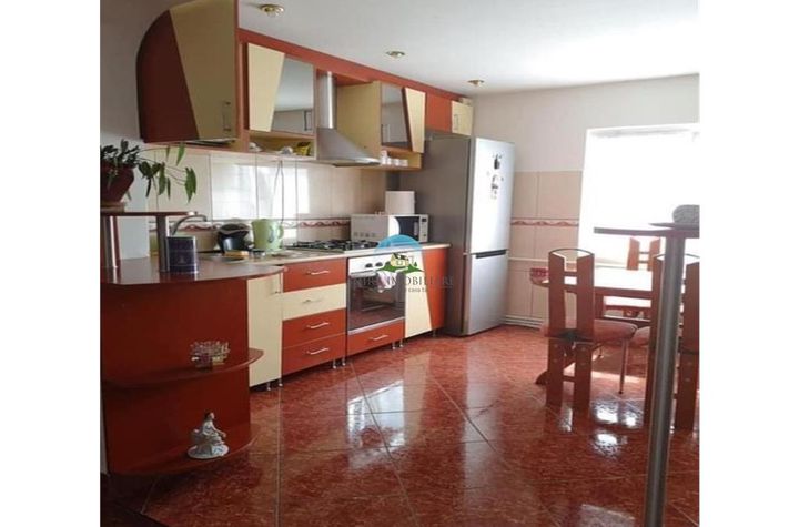 Apartament 3 camere de inchiriat MARASTI - Cluj anunturi imobiliare Cluj