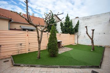 Vilă, singur în curte, central, Oradea 128 mp. 240 000 E. Comision 0 anunturi imobiliare Bihor