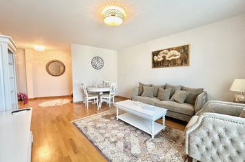 2-room apartment, subway Piata Victoriei, Calea Victoriei area anunturi imobiliare Bucuresti