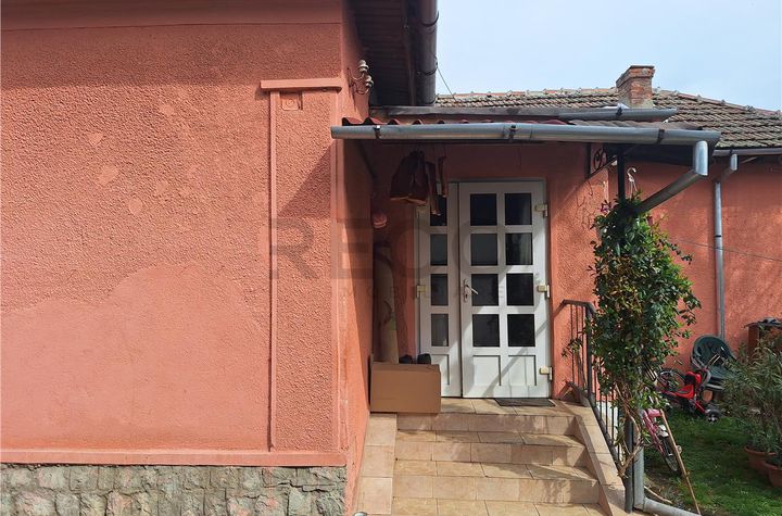 Casă - 3 camere de vanzare CENTRAL - Bihor anunturi imobiliare Bihor