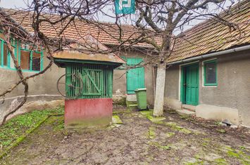 Casă 5 camere şi anexe în Cuied anunturi imobiliare Arad