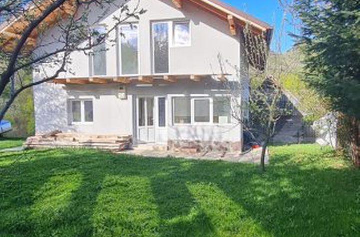 Vilă - 6 camere de vanzare MAGURA - Brasov anunturi imobiliare Brasov