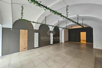 : : Spatiu cu PRELUARE CHIRIASI- Trafic INTENS/Vitrina la Strada : : anunturi imobiliare Cluj