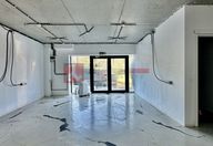 650 €, Spațiu comercial