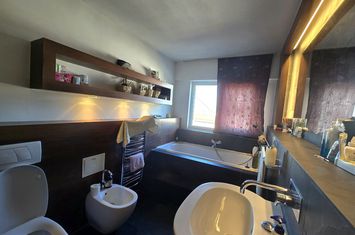Vanzare apartament, 65 mpu Stefan Cel Mare nr 16, bloc 1984 anunturi imobiliare Bucuresti