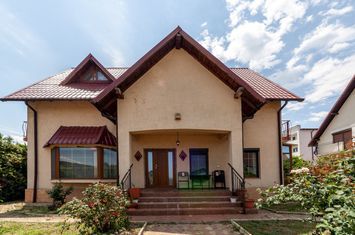 Casă - 4 camere de vanzare BRADU - Arges anunturi imobiliare Arges