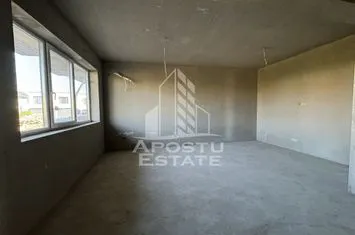 Apartamente cu 3 camere disponibile imediat, curte de 103 mp. anunturi imobiliare Timis