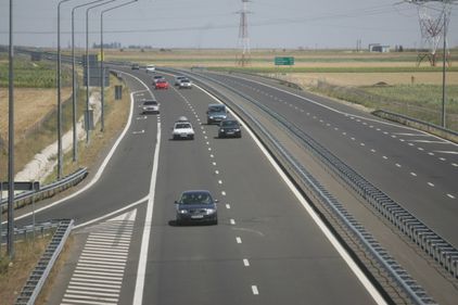 Premierul promite 123 km de autostradă până la sfârşitul acestui an