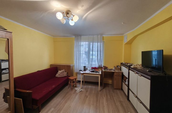 Garsonieră de vanzare RADAUTI - Suceava anunturi imobiliare Suceava