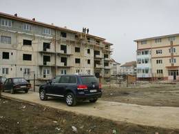 Locul de parcare, un lux în noile complexuri rezidenţiale