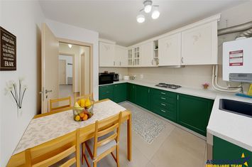 Apartament 3 camere de vanzare TRACTORUL - Brasov anunturi imobiliare Brasov