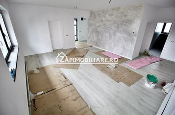 Casa la cheie cu gard,4 camere,2 bai,528mp teren, zona Penny anunturi imobiliare Mures