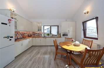 Casă - 5 camere de vanzare EXTERIOR EST - Brasov anunturi imobiliare Brasov