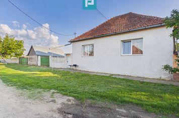 Casă cu 5 camere și teren 957 mp în Olari anunturi imobiliare Arad