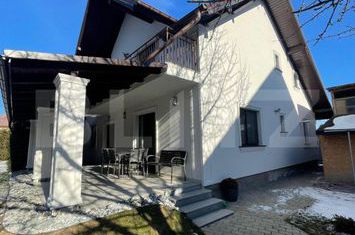 Vilă - 4 camere de vanzare SUCEAVA - Suceava anunturi imobiliare Suceava
