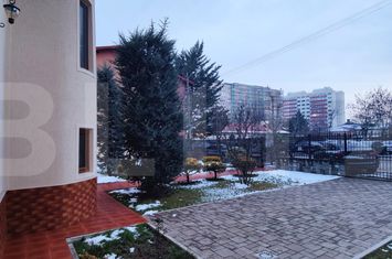 Vilă - 10 camere de vanzare MICRO 6 - Dambovita anunturi imobiliare Dambovita
