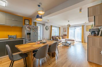 Casa mobilata utilata cartier Izvor Tarlungeni Brasov anunturi imobiliare Brasov