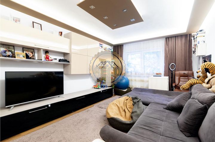 Apartament 3 camere de vanzare IOSIA - Bihor anunturi imobiliare Bihor