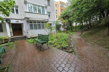 Apartament 2 camere de vanzare ULTRACENTRAL - Suceava anunturi imobiliare Suceava