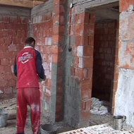 Comercianţii au ieftinit materialele de construcţie din lipsă de clienţi