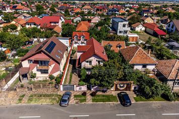 Vilă cu 6 camere în zona rezidențială - Poltura anunturi imobiliare Arad