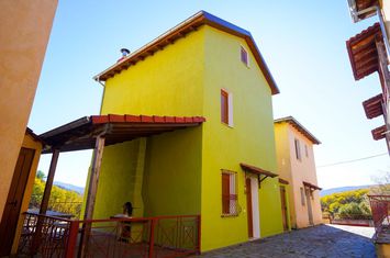 Mezonetă 95 mp în Livadero, teren 713 mp anunturi imobiliare Grecia