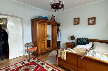 Casă - 4 camere de vanzare RADAUTI - Suceava anunturi imobiliare Suceava