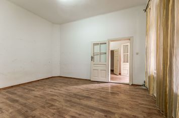 Apartament 2 camere Str. Lucian Blaga, clădire în renovare completa anunturi imobiliare Arad