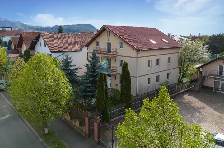 Vilă - 10 camere de vanzare TRACTORUL - Brasov anunturi imobiliare Brasov