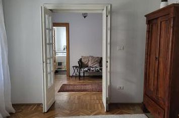 Inchiriere casa 2 camere renovata curte 100mp Cotroceni metrou Eroilor anunturi imobiliare Bucuresti