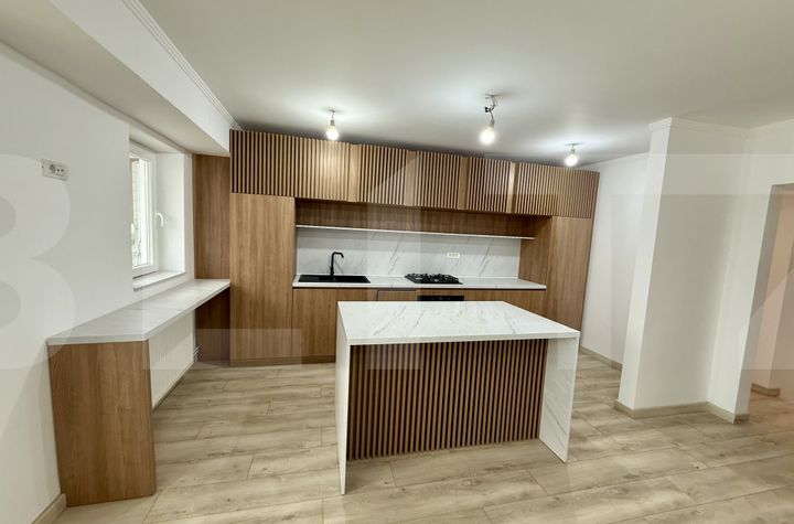 Apartament 3 camere de vanzare ARAD - Arad anunturi imobiliare Arad