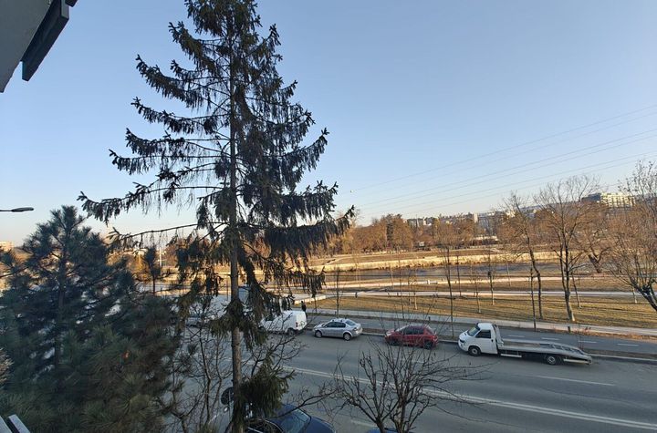 Apartament 4 camere, etaj 2, parcare, boxa, Malul Somesului anunturi imobiliare Cluj