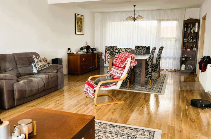 Casă - 4 camere de vanzare CLUJ-NAPOCA - Cluj anunturi imobiliare Cluj