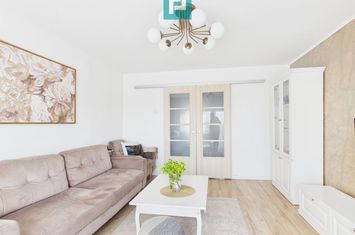 Apartament superb cu 5 camere, in Vlaicu anunturi imobiliare Arad