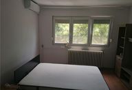 330 €, Garsonieră