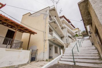 Casă trei etaje 266,40 mp în centrul Nea Zichni anunturi imobiliare Grecia