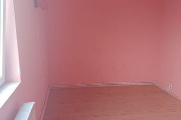 Apartament cu 3 camere, zona 1 Decembrie anunturi imobiliare Constanta